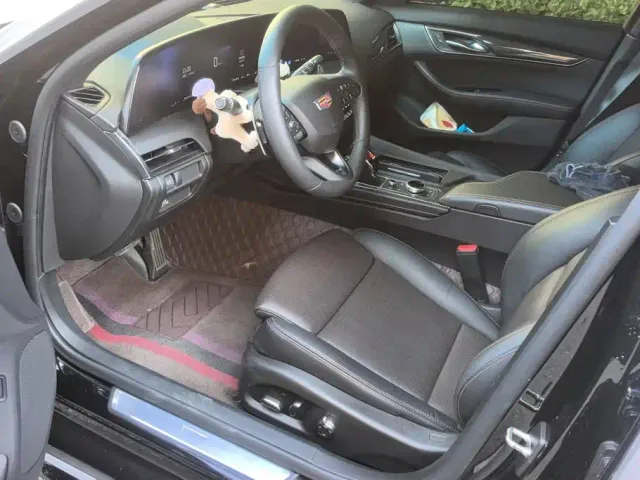 Cadillac CT5 — Фото автомобиля 9