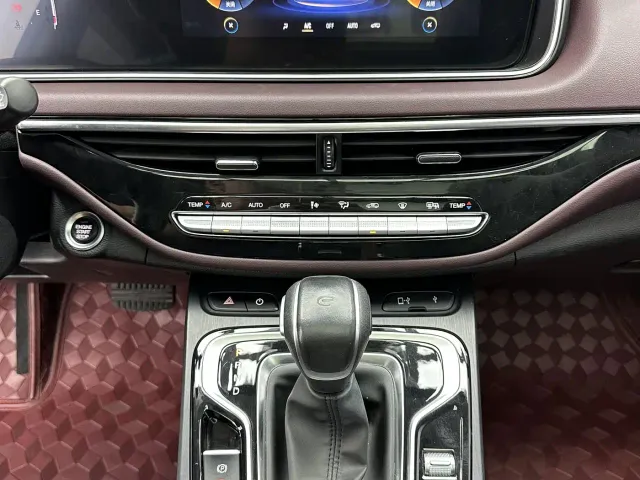 GAC Trumpchi M6 — Фото автомобиля 14