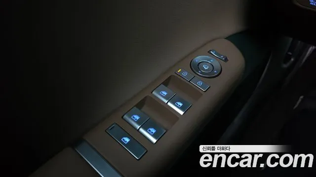 Hyundai Grandeur GN7 — Фото автомобиля 28
