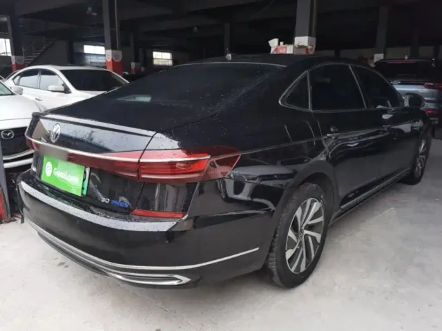 Volkswagen Passat — Фото автомобиля 6