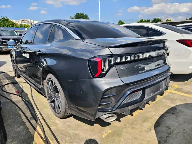 Lynk & Co 03 — Фото автомобиля 15