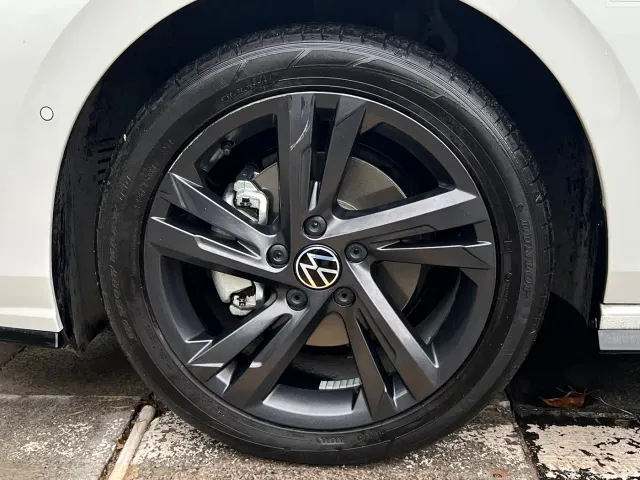 Volkswagen Golf — Фото автомобиля 8
