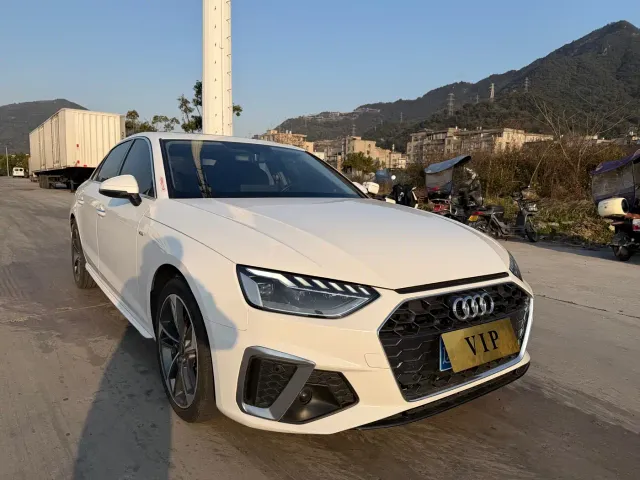 Audi A4L — Фото автомобиля 3