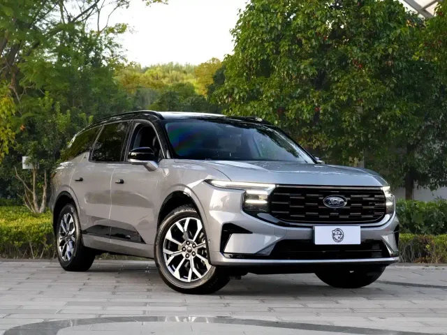 Ford Edge — Фото автомобиля 3