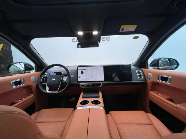 Li Auto L8 — Фото автомобиля 6