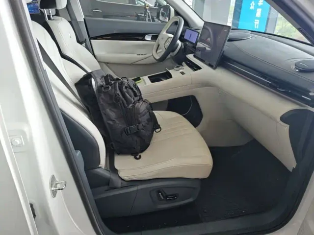 Geely Galaxy E5 — Фото автомобиля 24