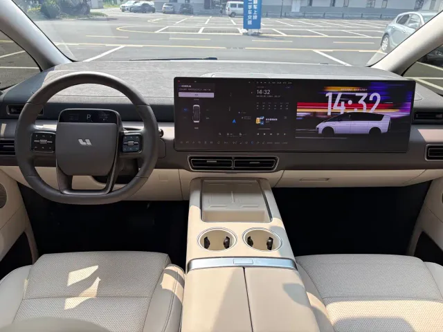 Li Auto MEGA — Фото автомобиля 14