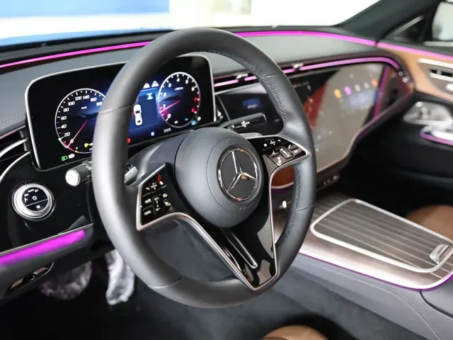 Mercedes-Benz E-Class — Фото автомобиля 13
