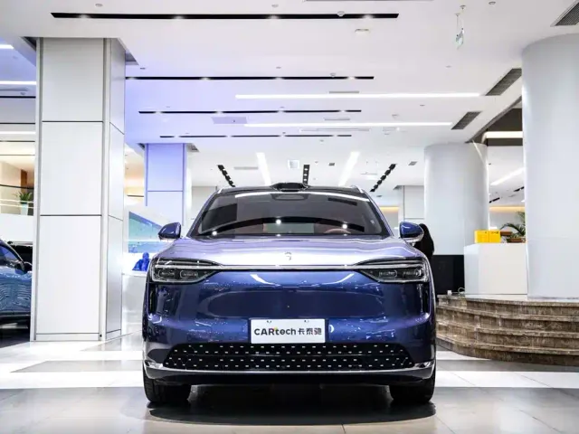 Aito M7 — Фото автомобиля 4