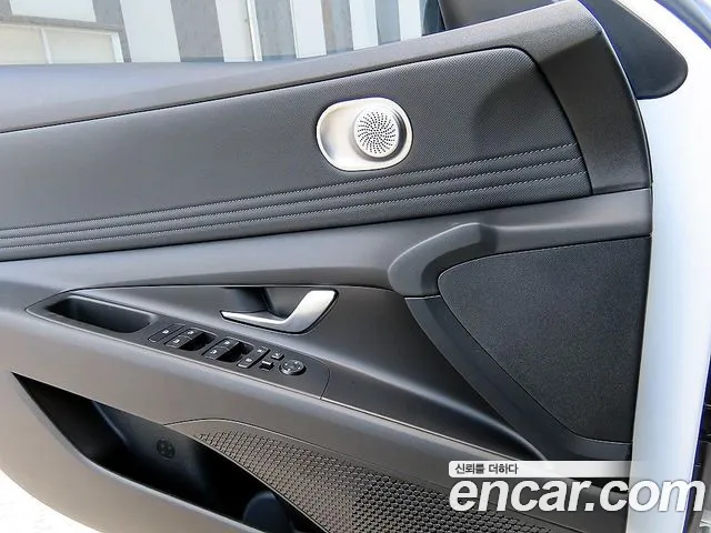 Hyundai Avante CN7 — Фото автомобиля 11
