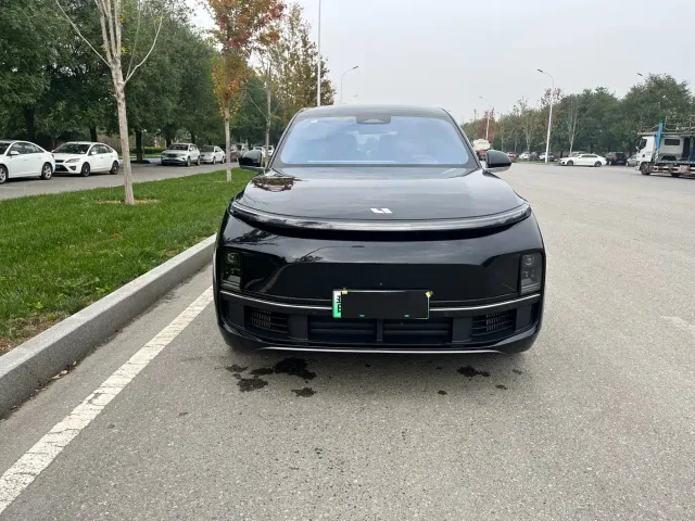Li Auto L9 — Фото автомобиля 2