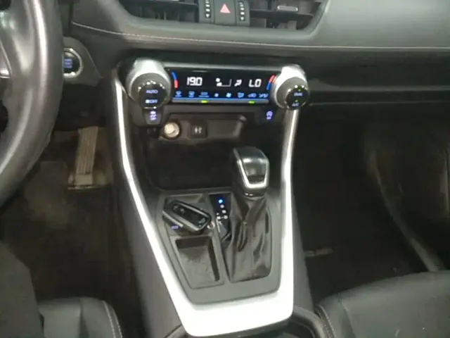 Toyota Wildlander — Фото автомобиля 13