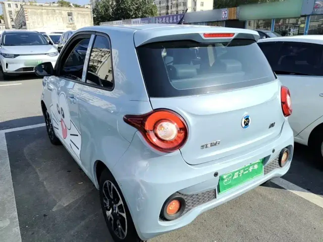 Huachen Xinyi i03 — Фото автомобиля 4