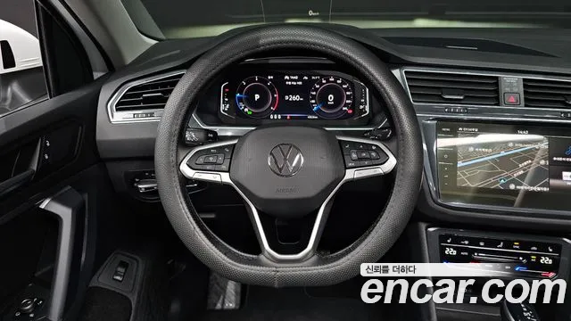 Volkswagen Tiguan Generation 2 — Фото автомобиля 13