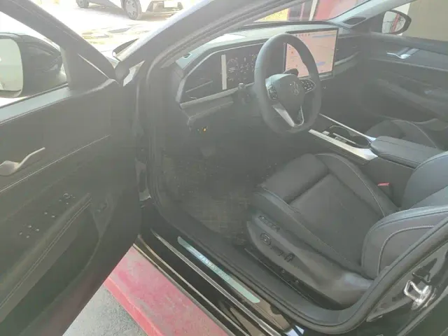 Volkswagen Passat — Фото автомобиля 15