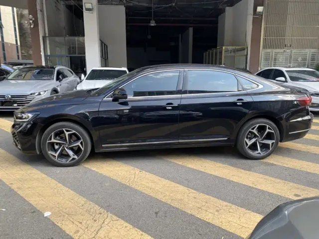 Volkswagen Passat — Фото автомобиля 4