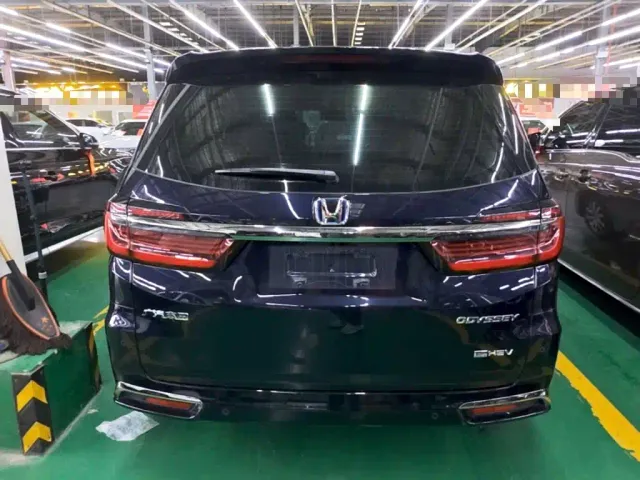 Honda Odyssey — Фото автомобиля 5