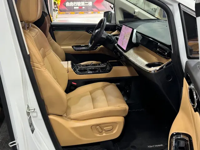 GAC Trumpchi E8 — Фото автомобиля 7