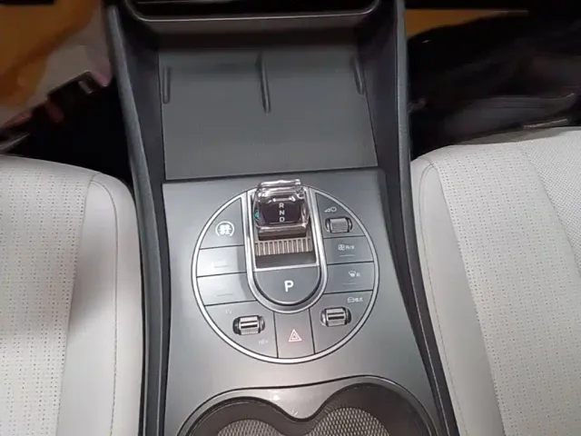 BYD Seal 05 DM-i — Фото автомобиля 13