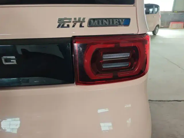 Wuling Hongguang Mini EV — Фото автомобиля 7