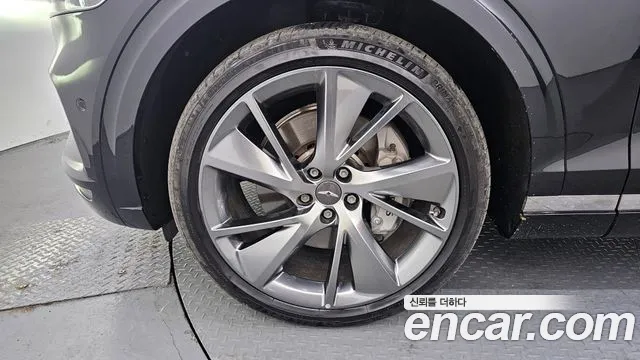 Genesis GV70 2.5T Бензин AWD — Фото автомобиля 5