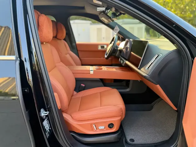 Li Auto Li Auto L6 2024 Pro — Фото автомобиля 11