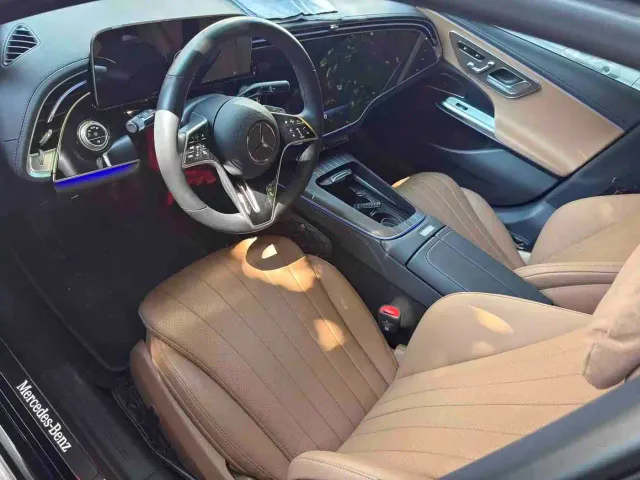 Mercedes-Benz E-Class — Фото автомобиля 3