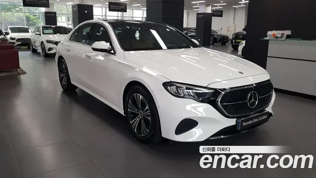 Mercedes-Benz E-Class — Фото автомобиля 3