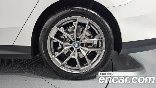 BMW 5 Series — Фото автомобиля 6