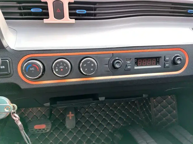 Wuling Hongguang Mini EV — Фото автомобиля 12