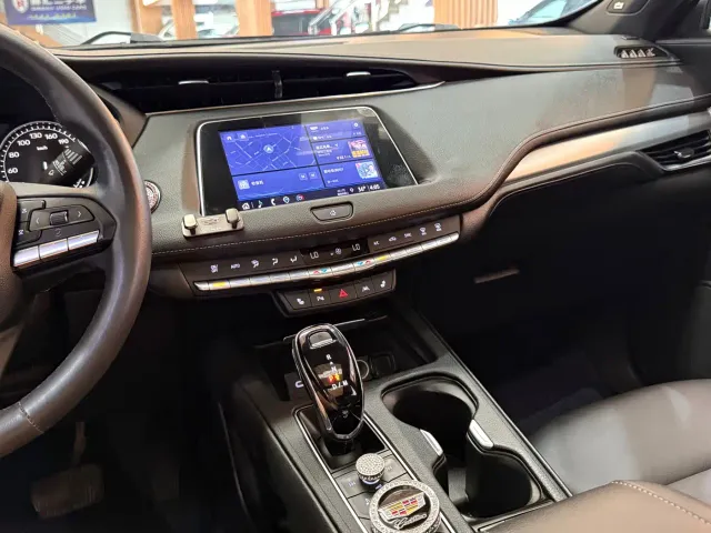 Cadillac XT4 — Фото автомобиля 24