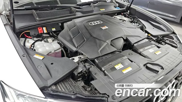 Audi Q8 55 TFSI quattro Premium — Фото автомобиля 5