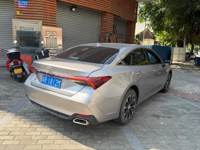 Toyota Avalon — Фото автомобиля 4