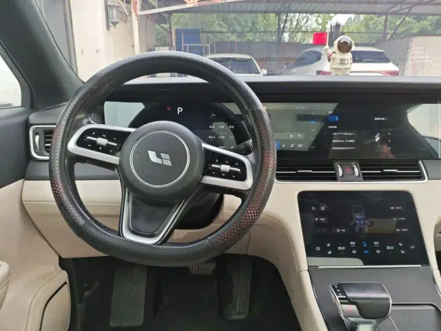 Li Auto ONE — Фото автомобиля 10
