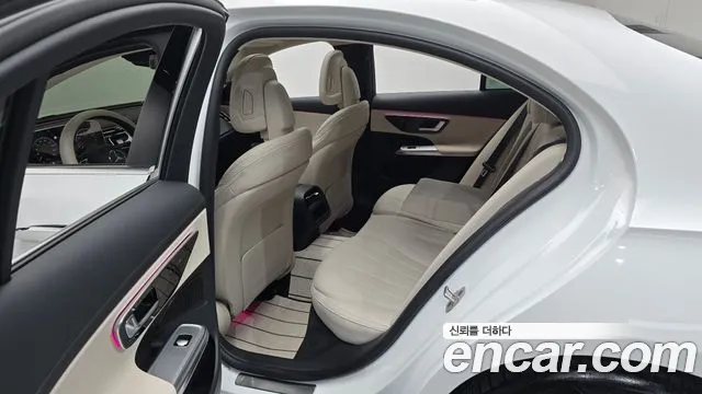 Mercedes-Benz E-Class — Фото автомобиля 17