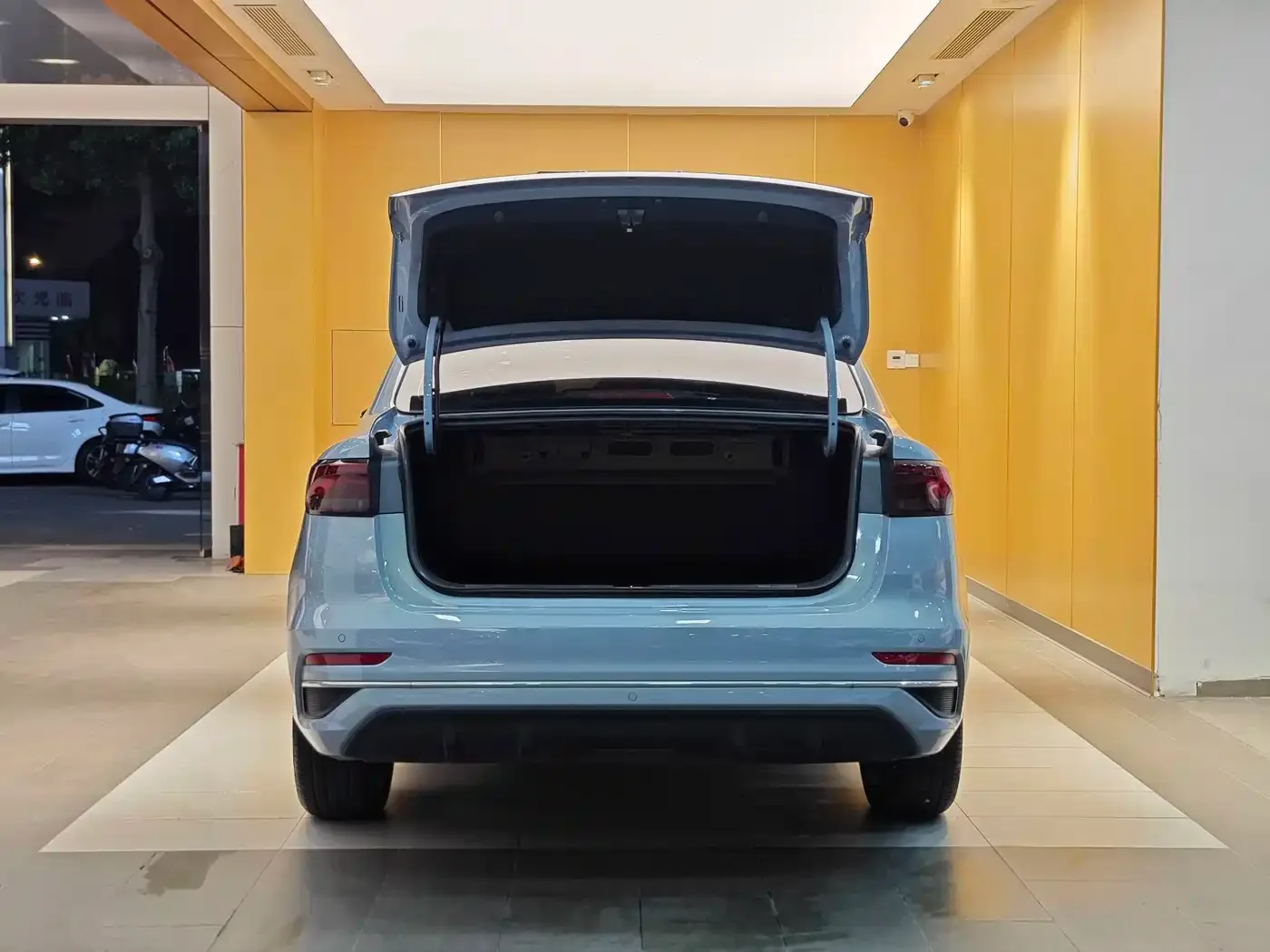 Geely Emgrand 2023 4th Generation Champion Edition 1.5L CVT Premium — Фото автомобиля 28