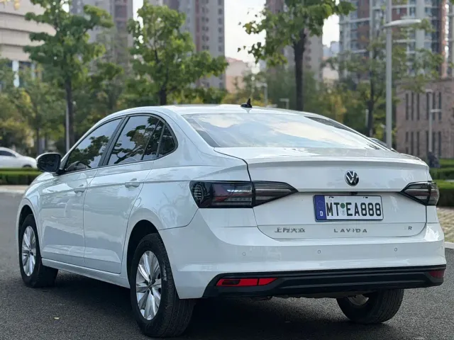 Volkswagen Lavida — Фото автомобиля 6