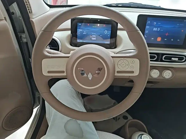 Wuling Hongguang Mini EV — Фото автомобиля 10