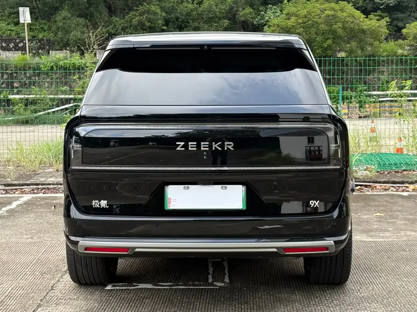 ZEEKR Zeekr 9X 2025 Model Standard — Фото автомобиля 16