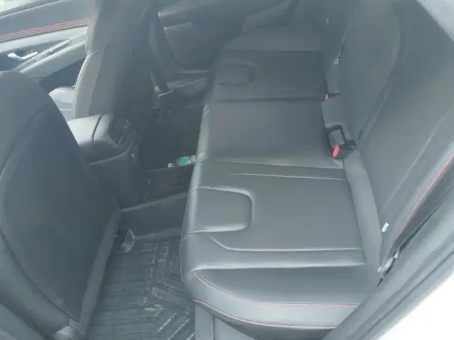 Hyundai Elantra — Фото автомобиля 11