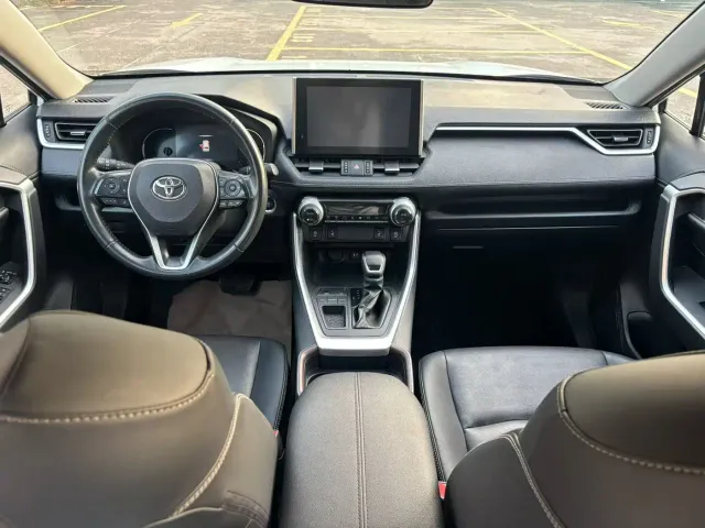Toyota RAV4 — Фото автомобиля 5