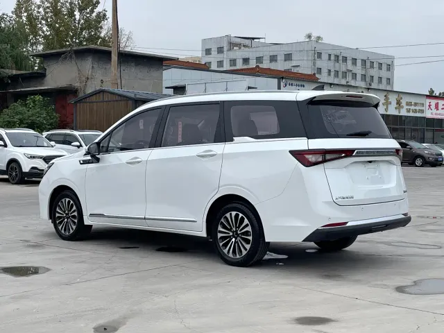 Wuling Jiachen — Фото автомобиля 6