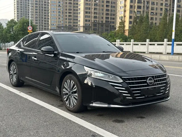 Nissan Teana — Фото автомобиля 3