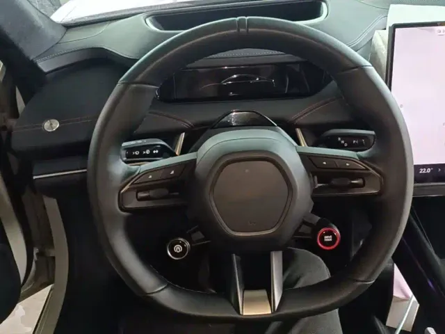 Xiaomi SU7 — Фото автомобиля 10