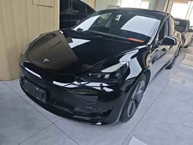 Фотография автомобиля — Tesla Model 3