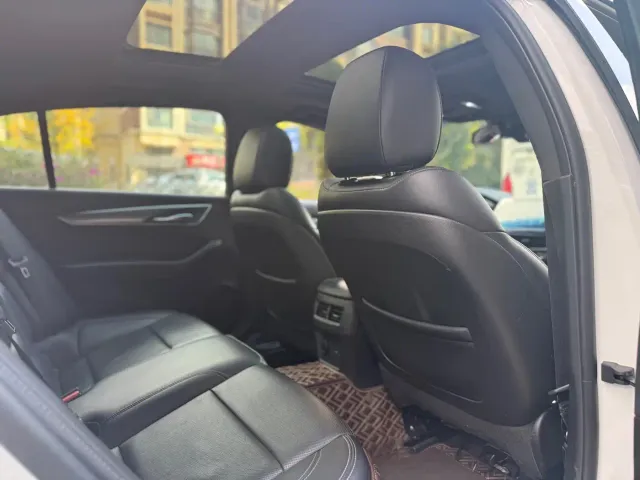 Cadillac CT5 — Фото автомобиля 9