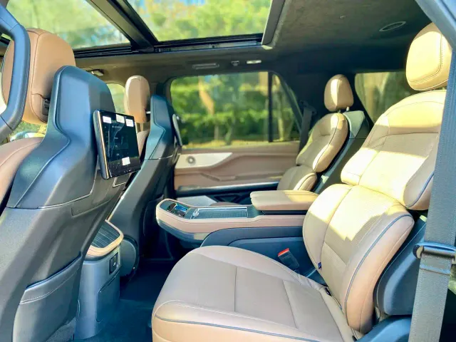 Lincoln Navigator — Фото автомобиля 18
