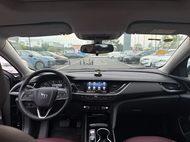 Buick Regal — Фото автомобиля 3