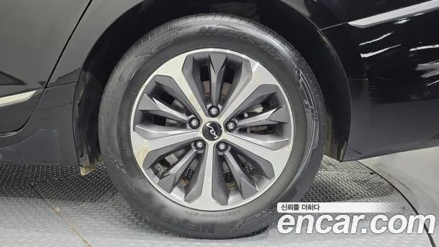 Kia K8 Hybrid — Фото автомобиля 6