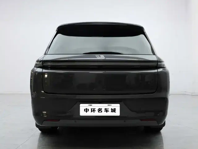 Li Auto L8 — Фото автомобиля 17